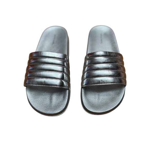 Shiny & Comfy Simon Chang Slip-On Sandals – Metallic Finish - Size 9 - Picture 5 of 8